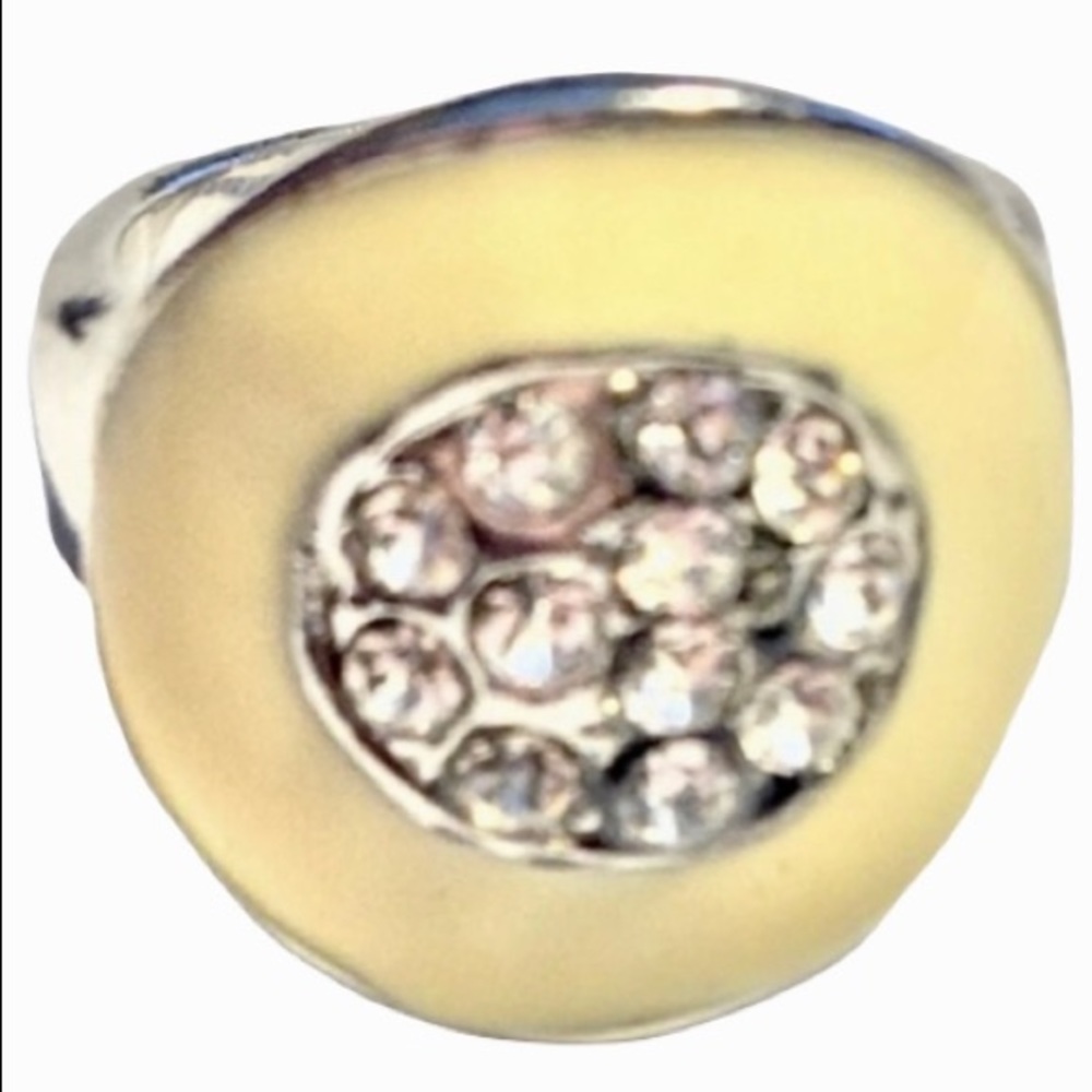 Oval Statement Ring NWT🏷 Size 5 - Picture 10 of 10